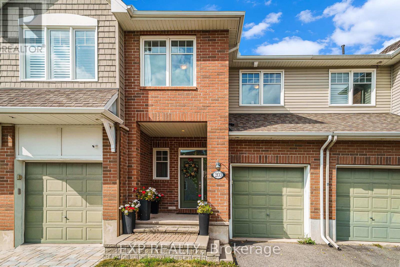 203 BRAMBLING WAY, Ottawa, Ontario