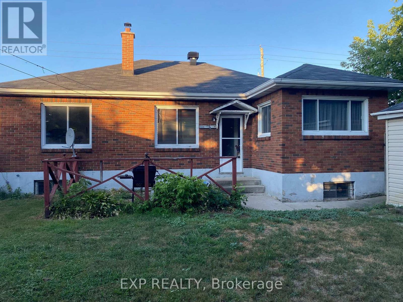 501 Mcconnell Avenue, Cornwall, Ontario  K6H 4L9 - Photo 2 - X12486624