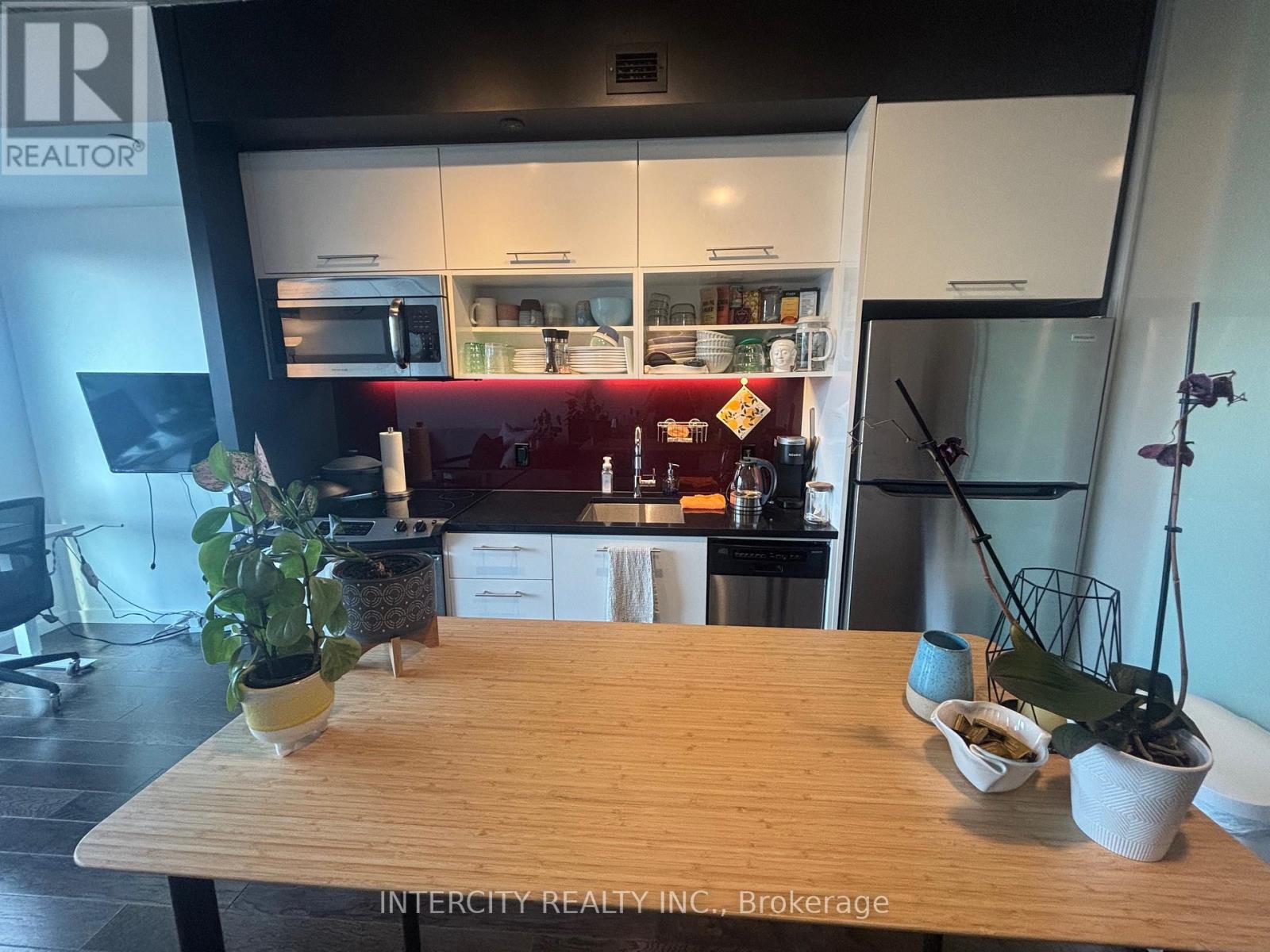 823 - 51 Trolley Crescent, Toronto, Ontario  M5A 0E9 - Photo 17 - C12397089