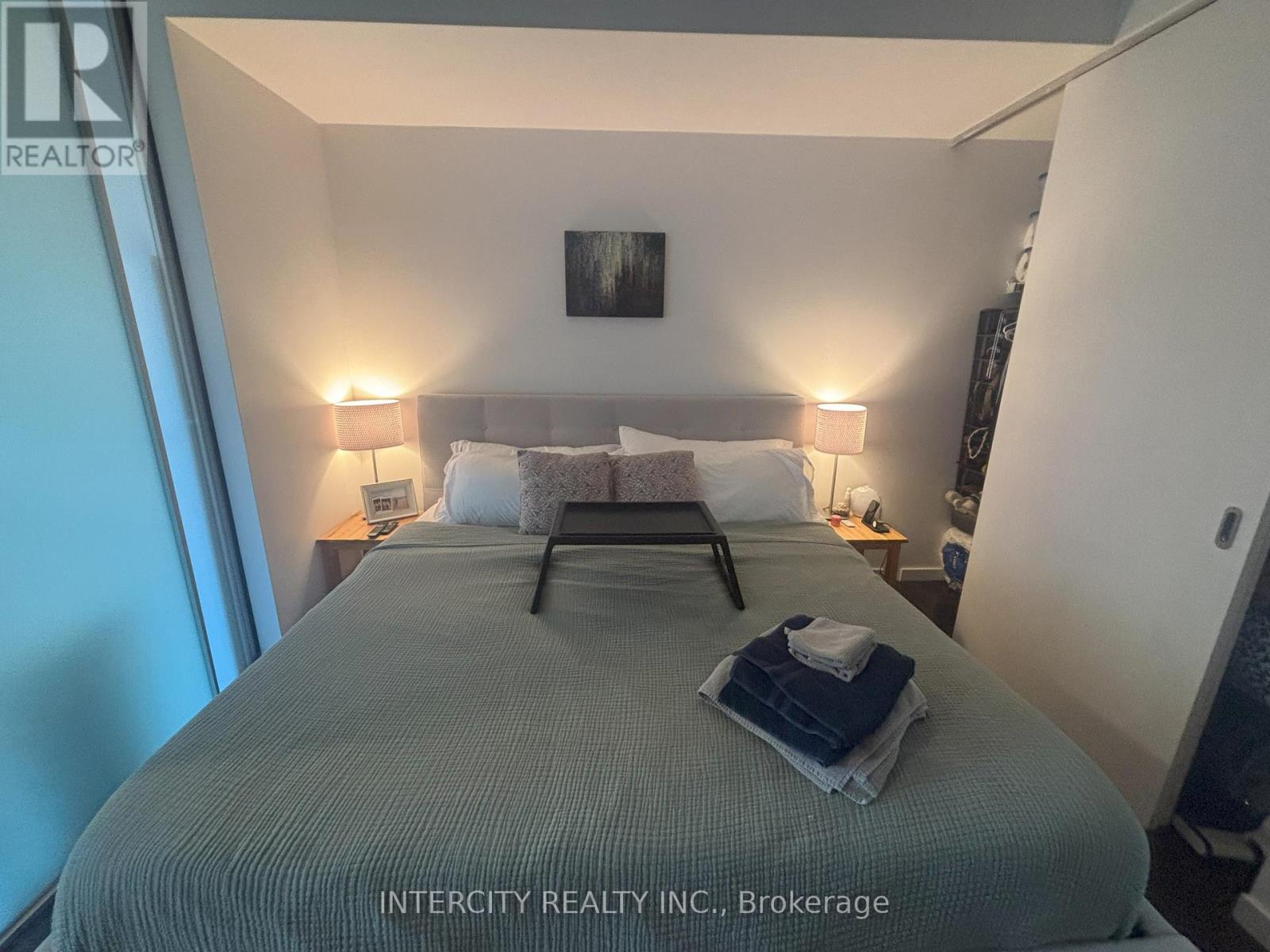 823 - 51 Trolley Crescent, Toronto, Ontario  M5A 0E9 - Photo 12 - C12397089