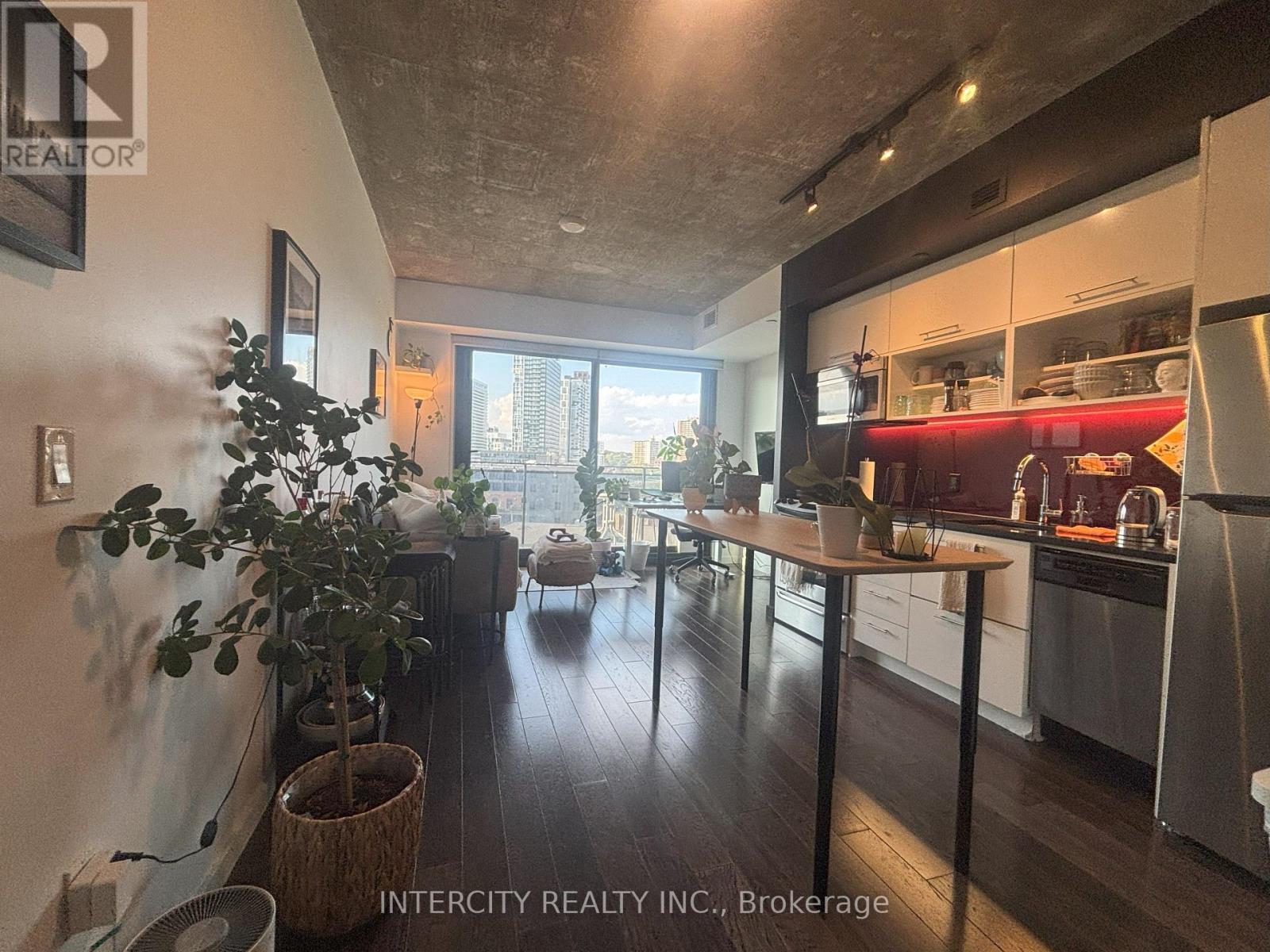 823 - 51 Trolley Crescent, Toronto, Ontario  M5A 0E9 - Photo 8 - C12397089