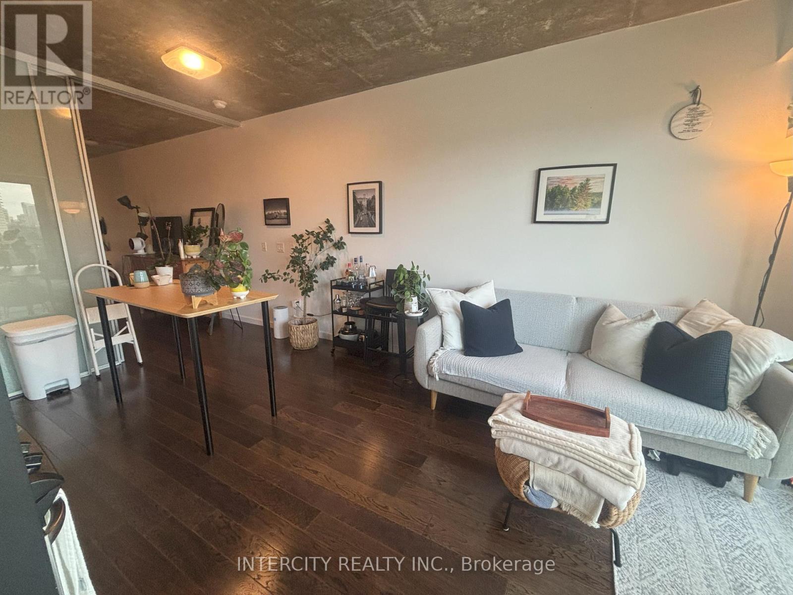 823 - 51 Trolley Crescent, Toronto, Ontario  M5A 0E9 - Photo 14 - C12397089