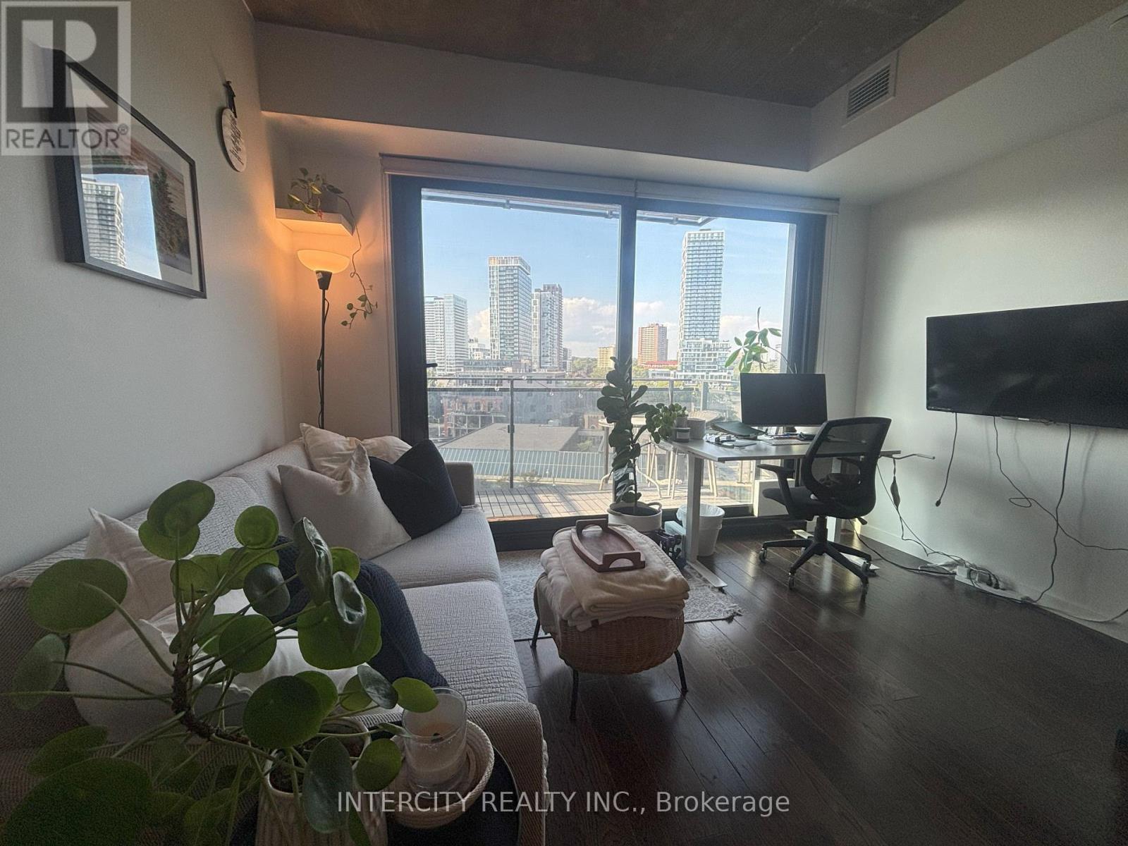 823 - 51 Trolley Crescent, Toronto, Ontario  M5A 0E9 - Photo 9 - C12397089