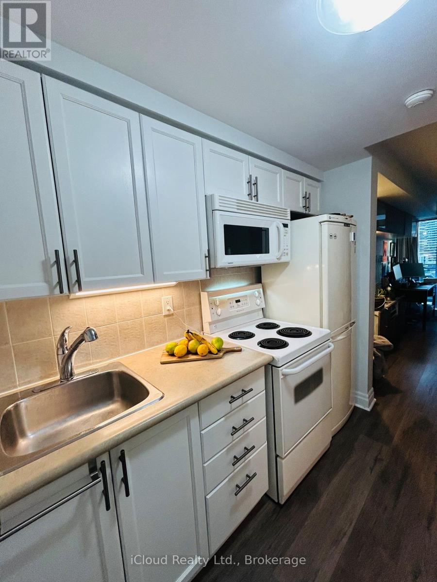 813 - 2121 Lake Shore Boulevard W, Toronto, Ontario  M8V 4E9 - Photo 4 - W12486493