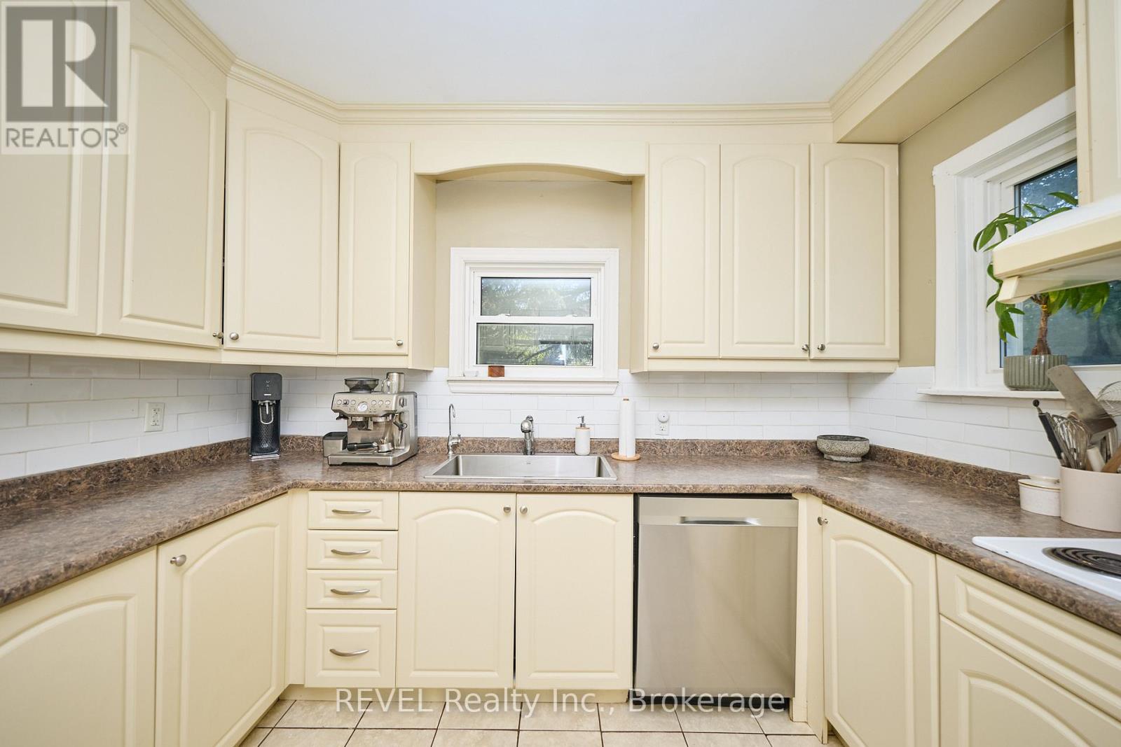 165 Main Street, St. Catharines, Ontario  L2N 4V6 - Photo 16 - X12486578