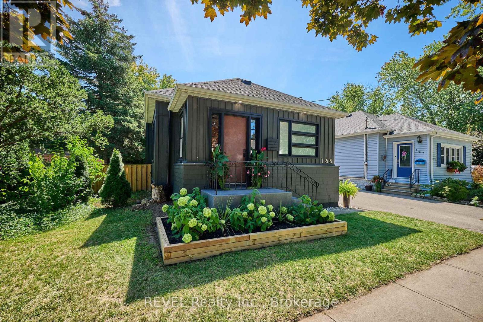 165 Main Street, St. Catharines, Ontario  L2N 4V6 - Photo 2 - X12486578