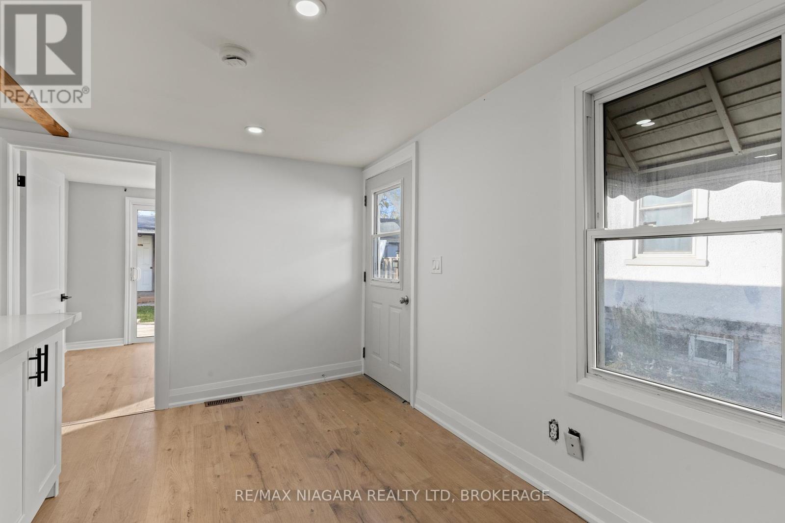 140 Clara Street, Thorold (Allanburg/thorold South), Ontario  L2V 1K3 - Photo 7 - X12486590