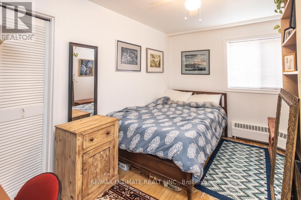 39 Laws Street, Toronto, Ontario  M6P 2Y8 - Photo 17 - W12486503