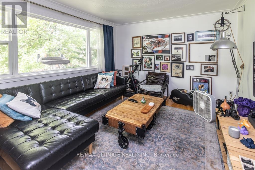 39 Laws Street, Toronto, Ontario  M6P 2Y8 - Photo 22 - W12486503