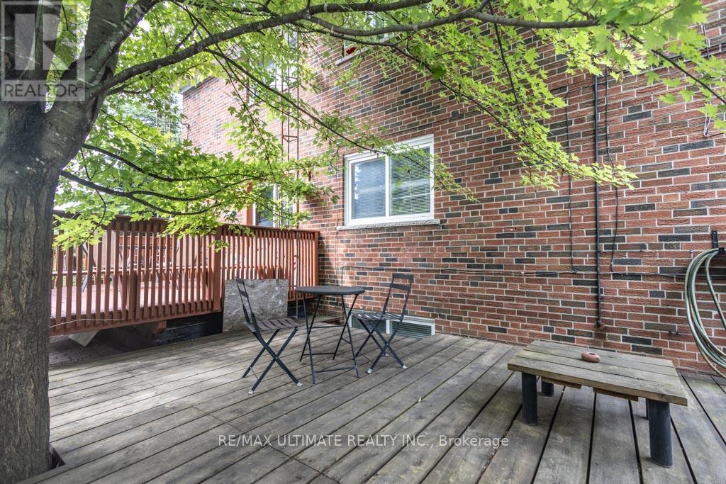 39 Laws Street, Toronto, Ontario  M6P 2Y8 - Photo 39 - W12486503