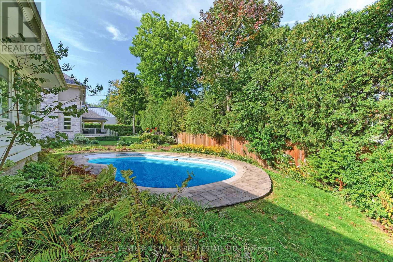 111 Gloucester Avenue, Oakville, Ontario  L6J 3W3 - Photo 20 - W12486526