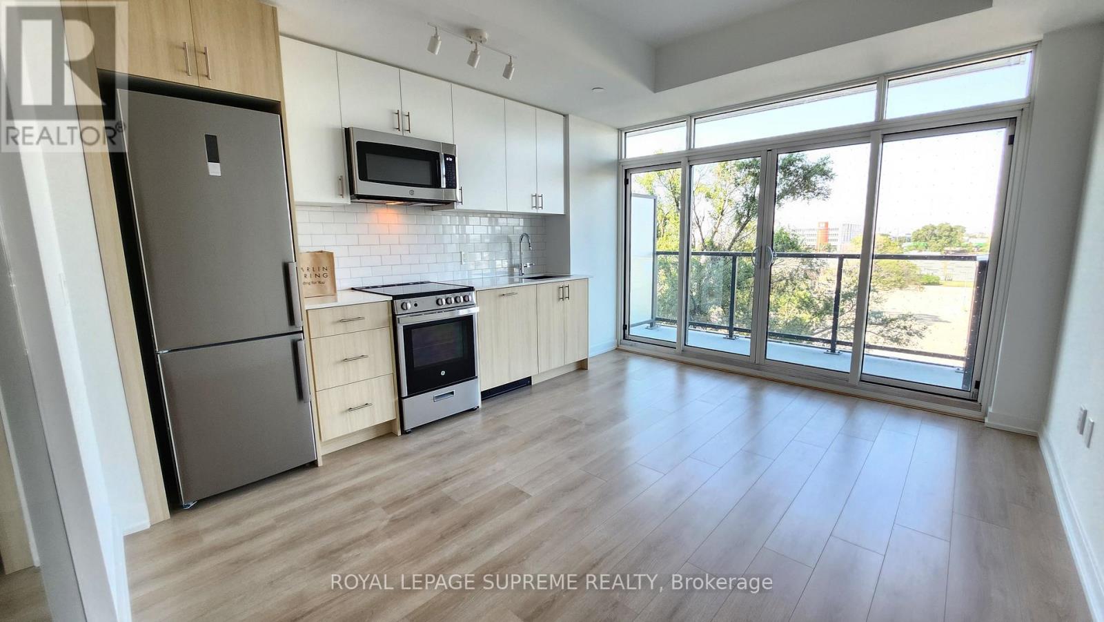 419 - 1195 The Queensway Avenue, Toronto, Ontario M8Z 0H1 - Photo 3 - W12486527