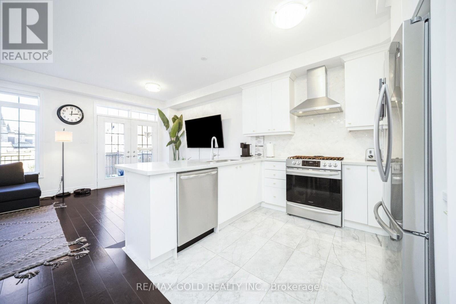 75 Branigan Crescent, Halton Hills, Ontario  L7G 0M8 - Photo 15 - W12486535