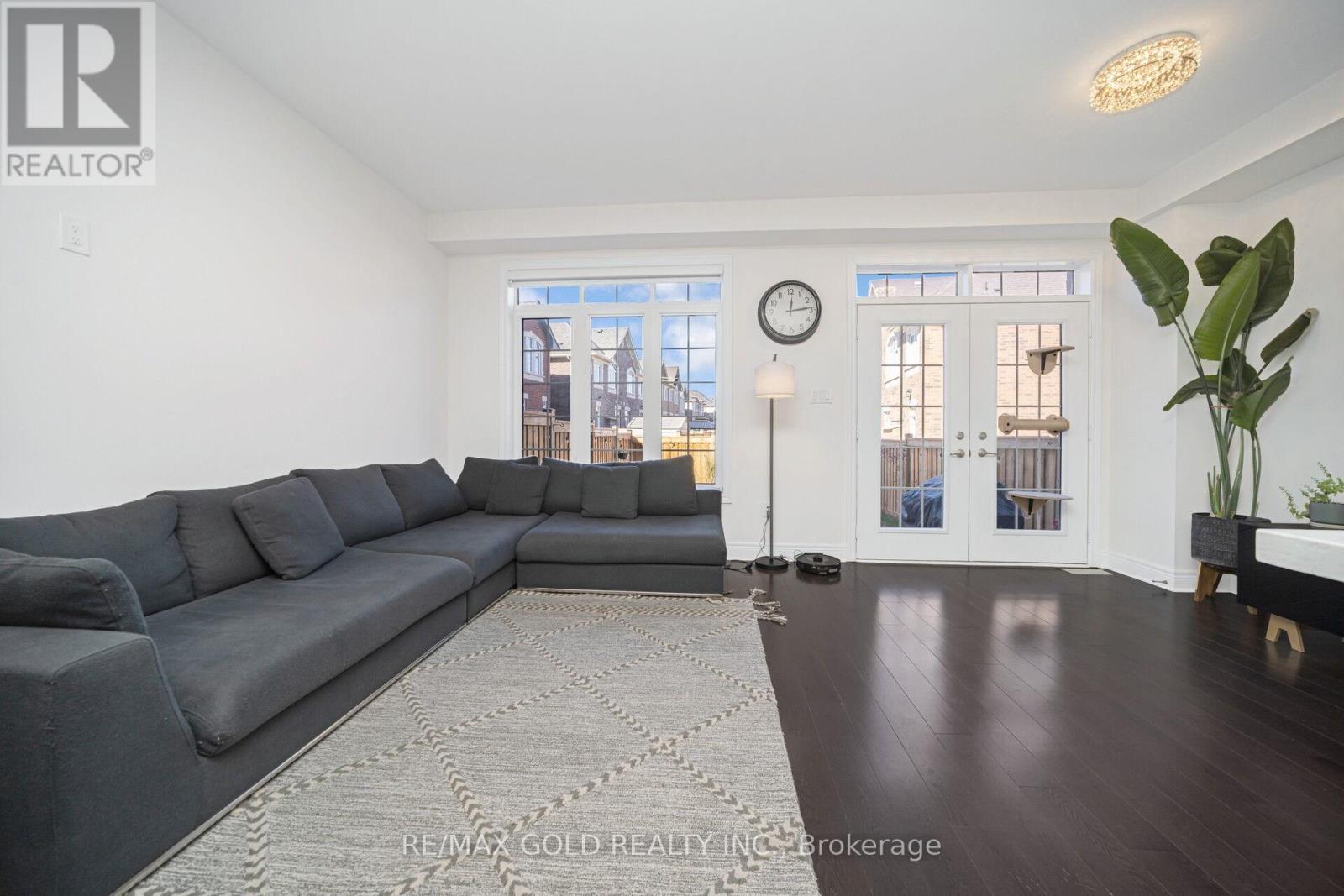 75 Branigan Crescent, Halton Hills, Ontario  L7G 0M8 - Photo 16 - W12486535