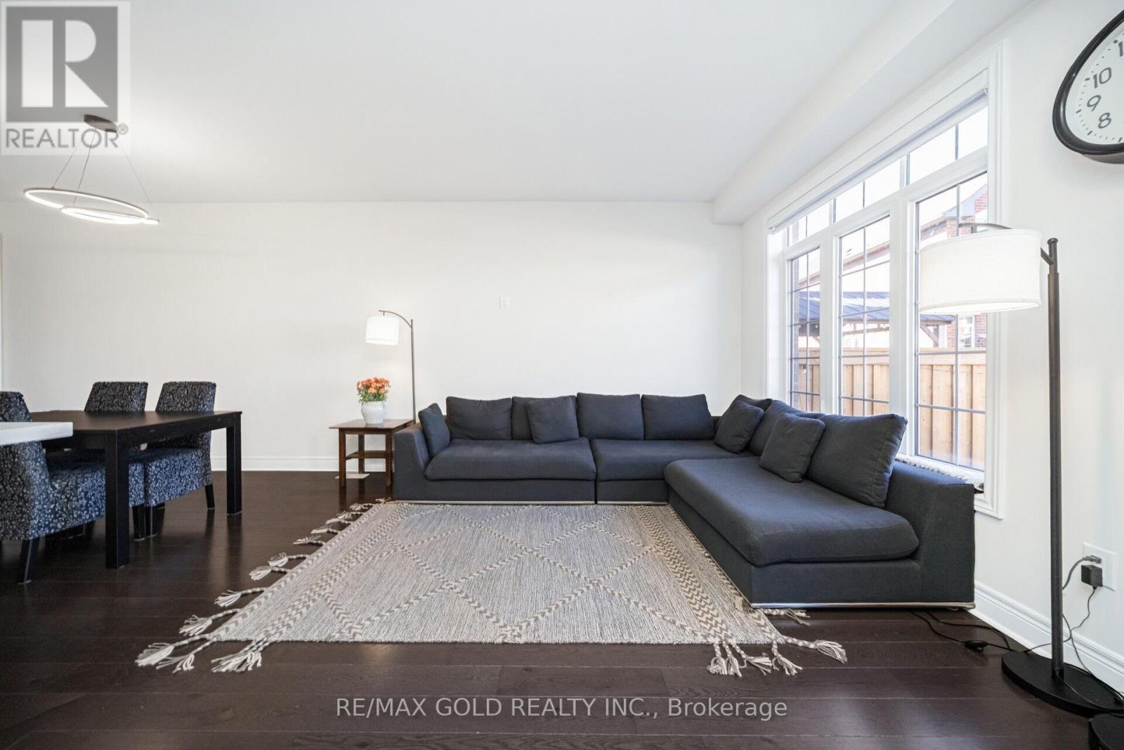 75 Branigan Crescent, Halton Hills, Ontario  L7G 0M8 - Photo 18 - W12486535