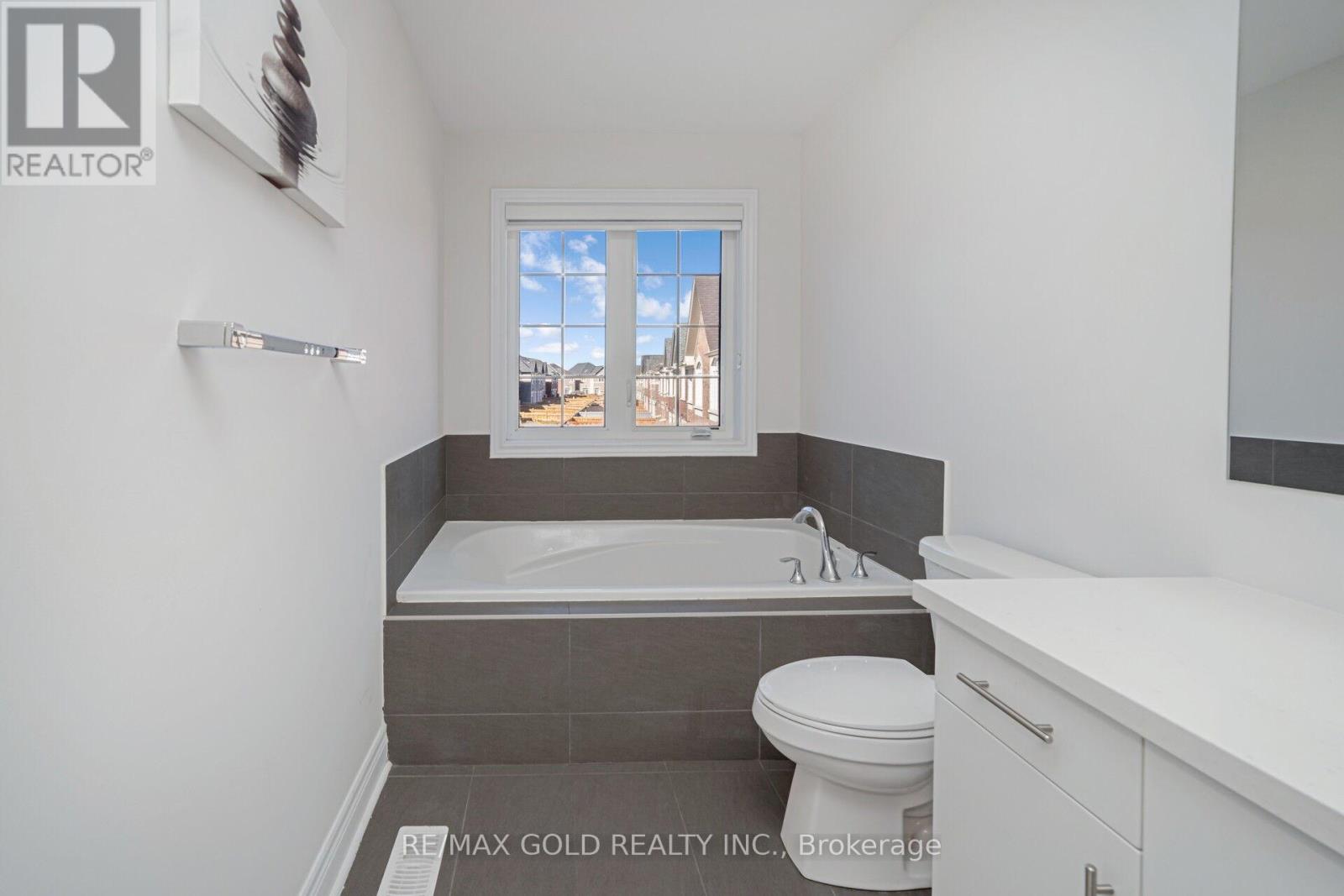 75 Branigan Crescent, Halton Hills, Ontario  L7G 0M8 - Photo 28 - W12486535