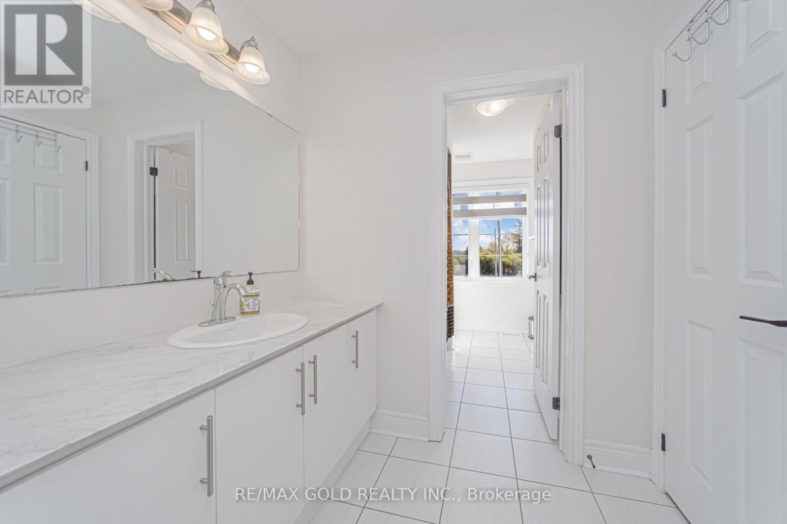 75 Branigan Crescent, Halton Hills, Ontario  L7G 0M8 - Photo 33 - W12486535