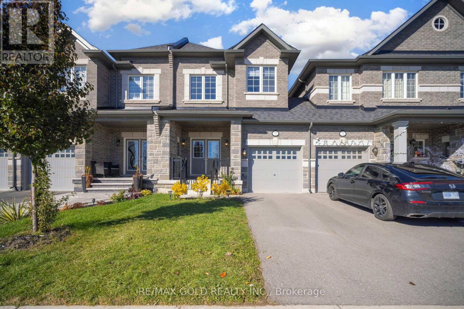 75 Branigan Crescent, Halton Hills, Ontario  L7G 0M8 - Photo 4 - W12486535