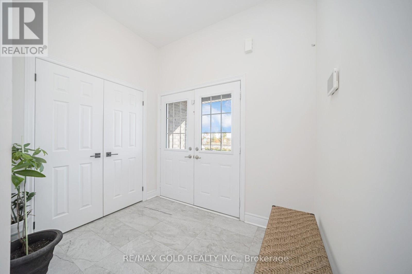 75 Branigan Crescent, Halton Hills, Ontario  L7G 0M8 - Photo 8 - W12486535