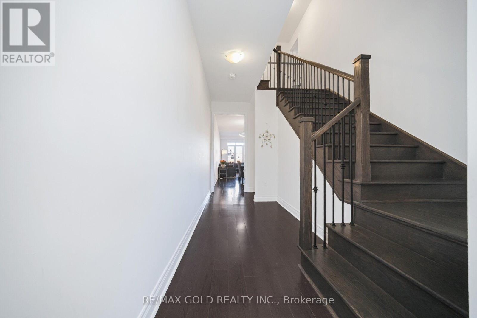 75 Branigan Crescent, Halton Hills, Ontario  L7G 0M8 - Photo 9 - W12486535