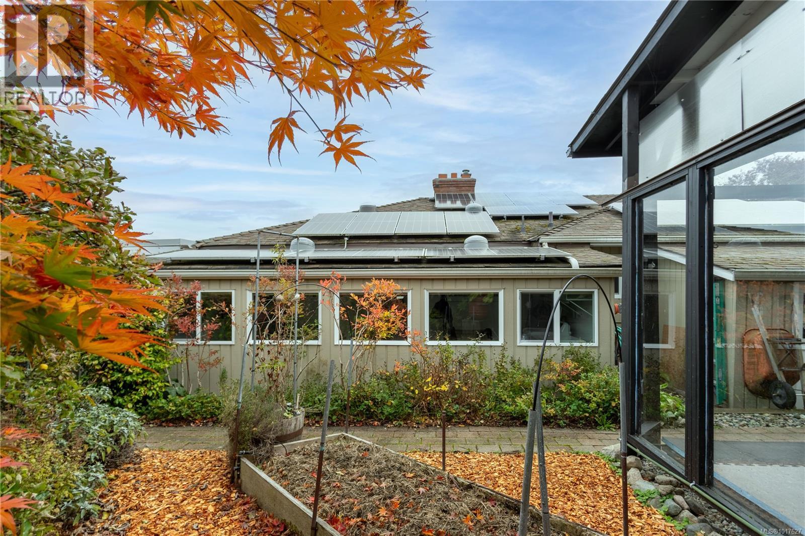 4490 Shore Way, Saanich, British Columbia  V8N 3V2 - Photo 40 - 1017627