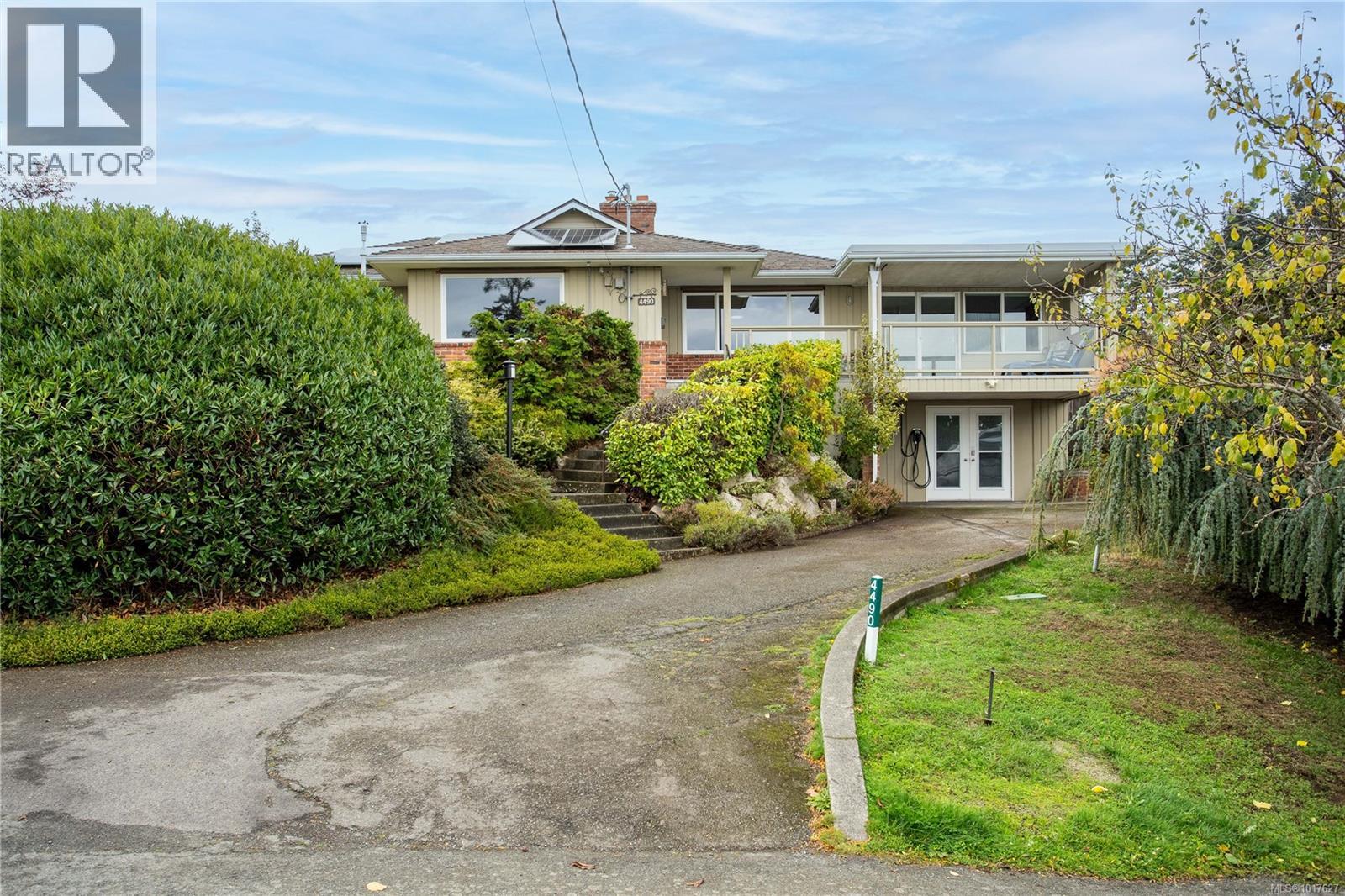 4490 Shore Way, Saanich, British Columbia  V8N 3V2 - Photo 57 - 1017627