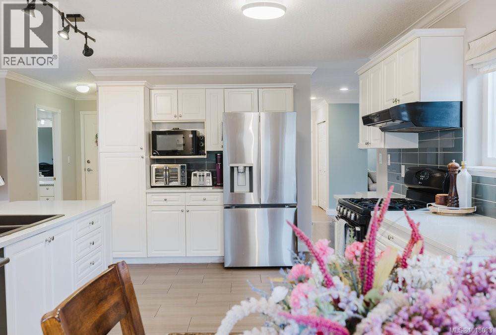 2310 Francis View Dr, View Royal, British Columbia  V9B 6C8 - Photo 10 - 1018083