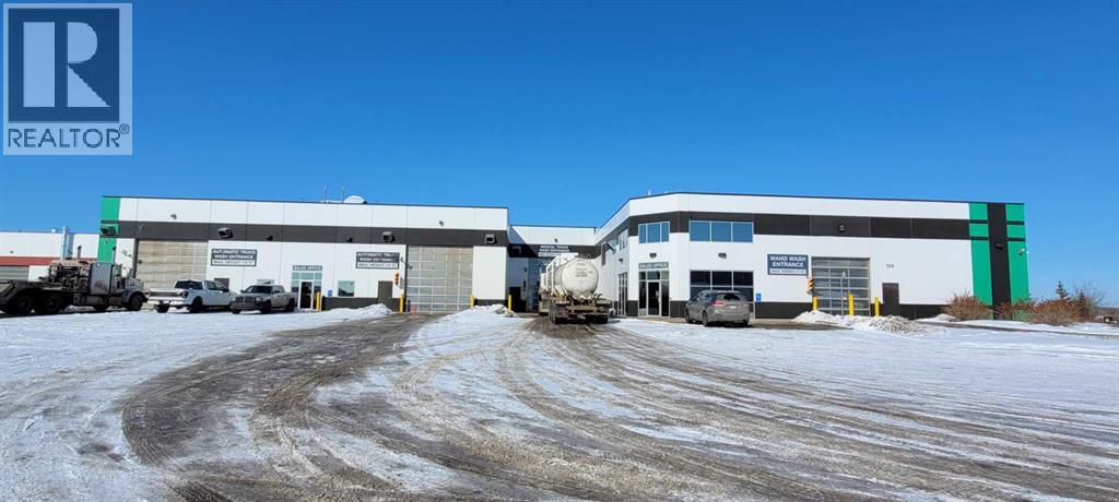 126 Queens Drive, Red Deer, Alberta  T4P 0R4 - Photo 2 - A2261289