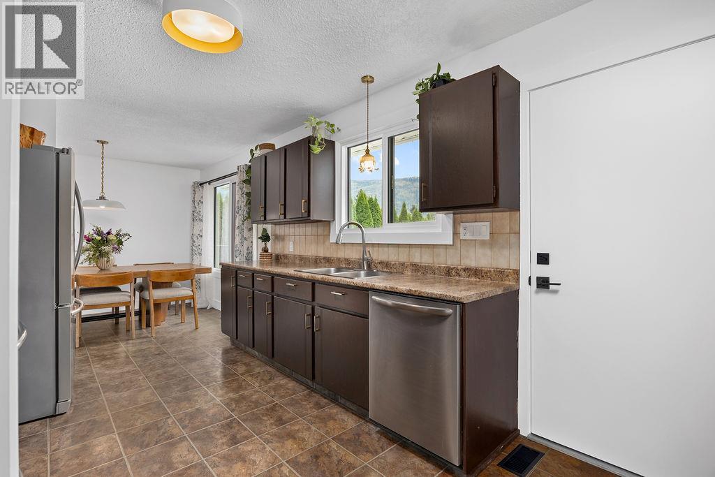 3085 Douglas Street, Armstrong, British Columbia  V0E 1B2 - Photo 12 - 10366802