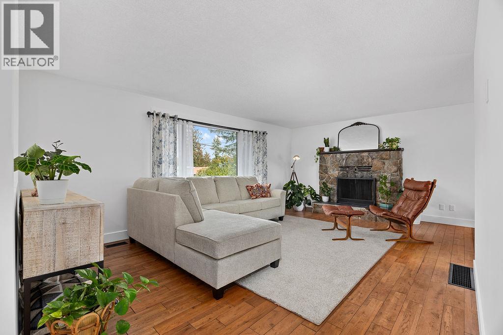 3085 Douglas Street, Armstrong, British Columbia  V0E 1B2 - Photo 6 - 10366802