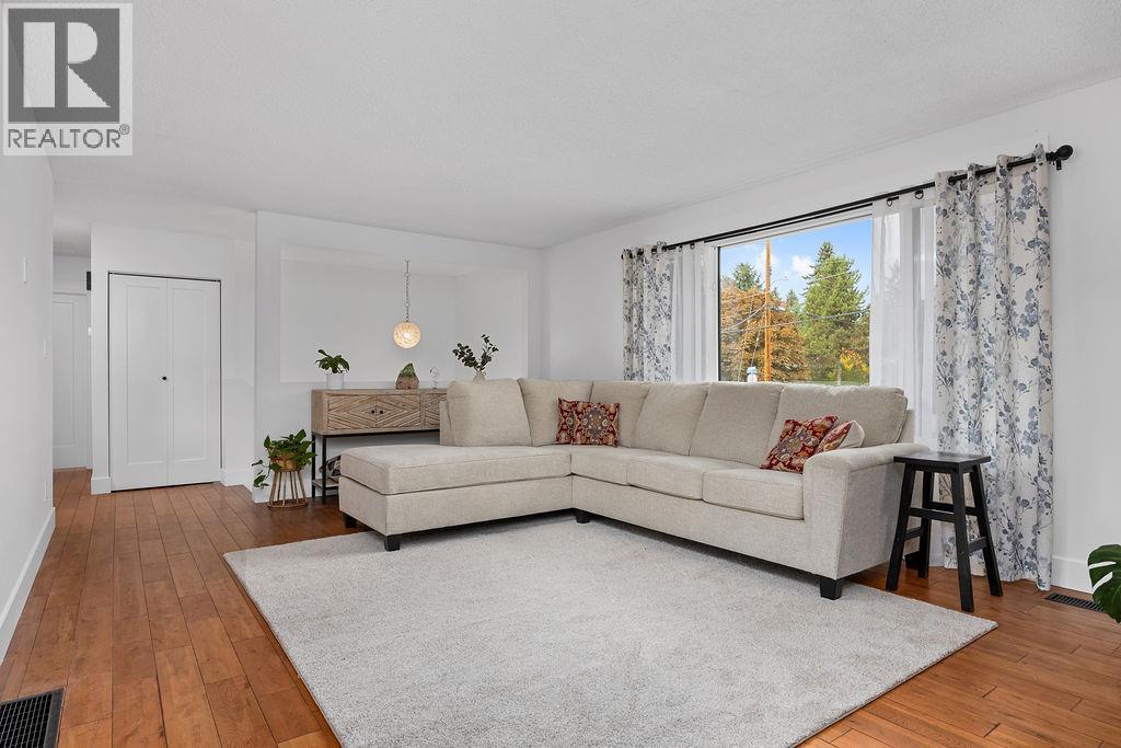 3085 Douglas Street, Armstrong, British Columbia  V0E 1B2 - Photo 7 - 10366802