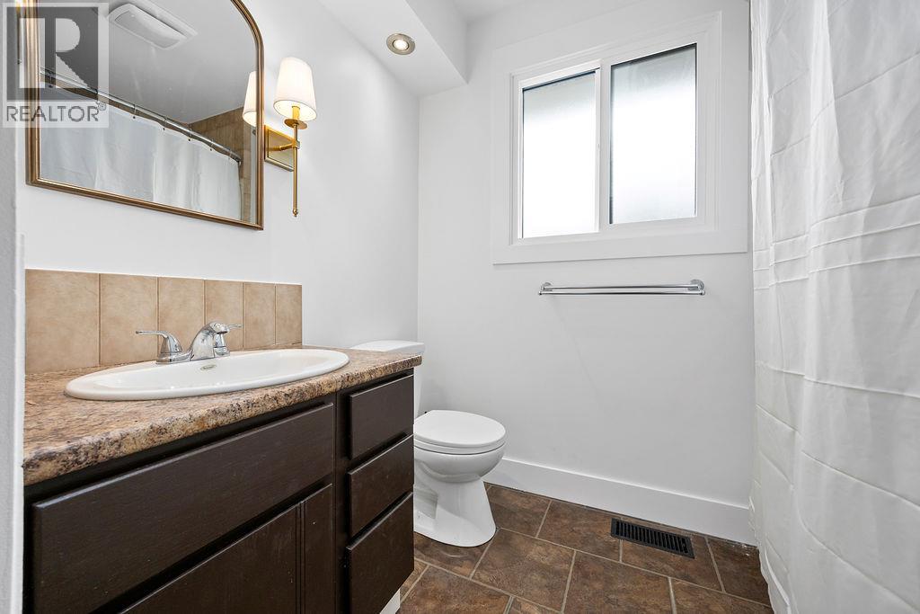 3085 Douglas Street, Armstrong, British Columbia  V0E 1B2 - Photo 16 - 10366802