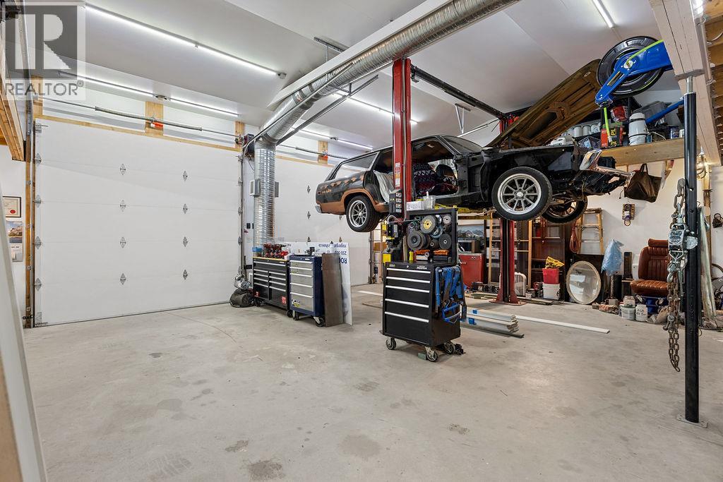 3085 Douglas Street, Armstrong, British Columbia  V0E 1B2 - Photo 36 - 10366802