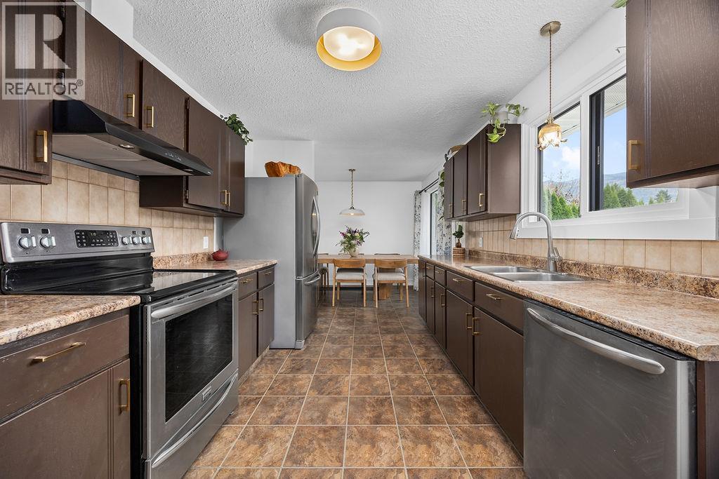 3085 Douglas Street, Armstrong, British Columbia  V0E 1B2 - Photo 11 - 10366802