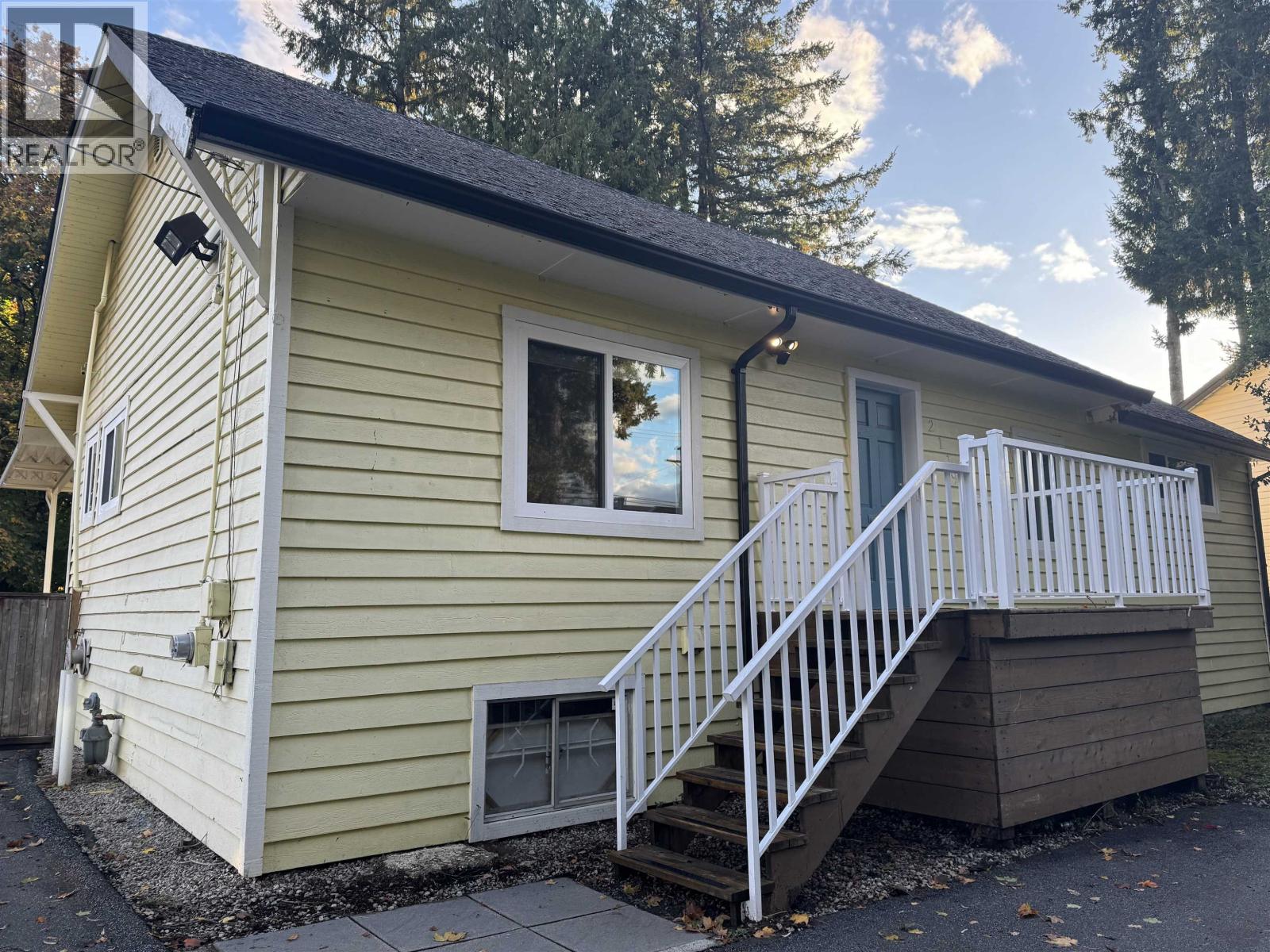 21190 River Rd, Maple Ridge, British Columbia  V2X 2A4 - Photo 2 - R3060056