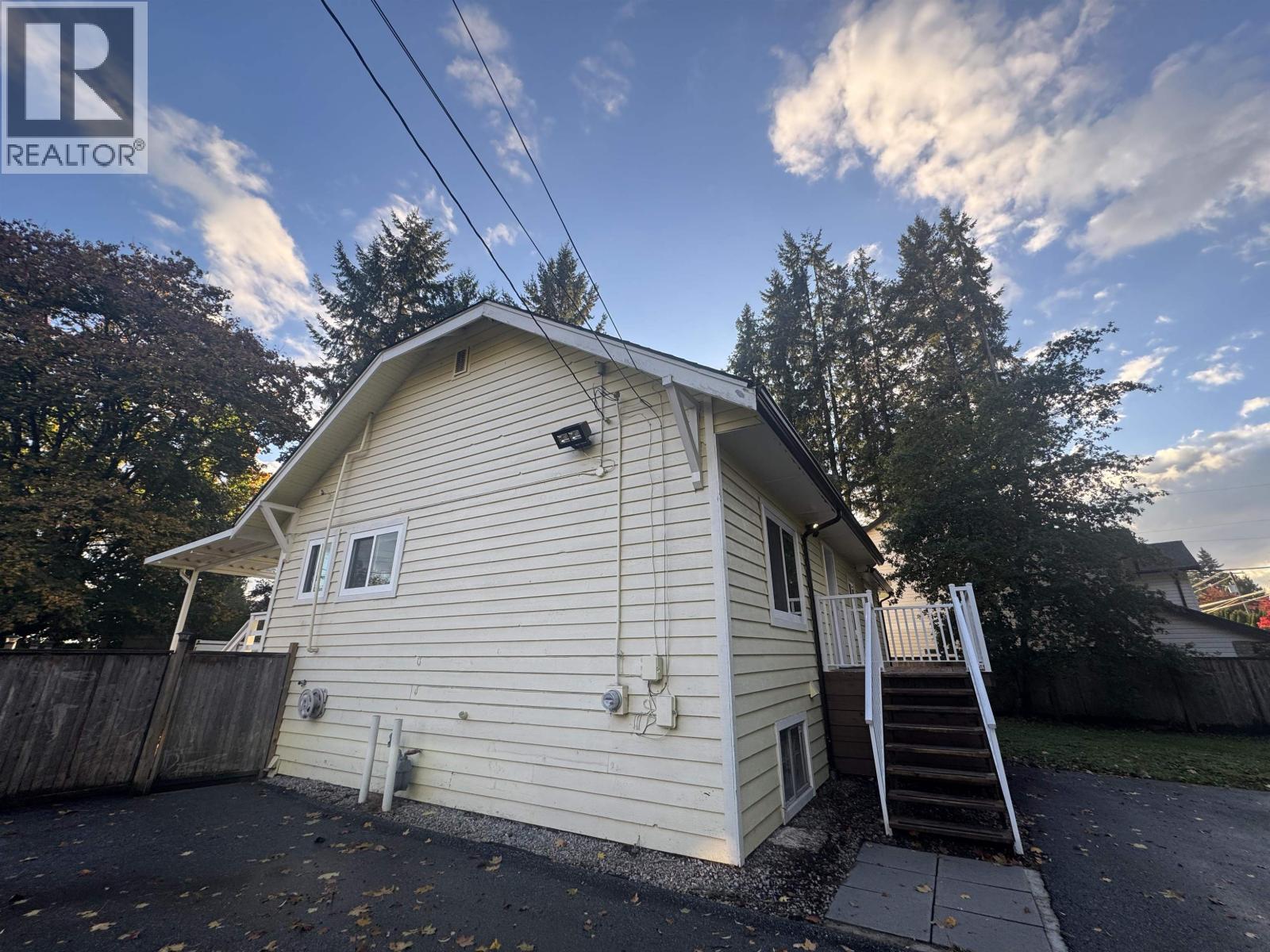 21190 River Rd, Maple Ridge, British Columbia  V2X 2A4 - Photo 5 - R3060056