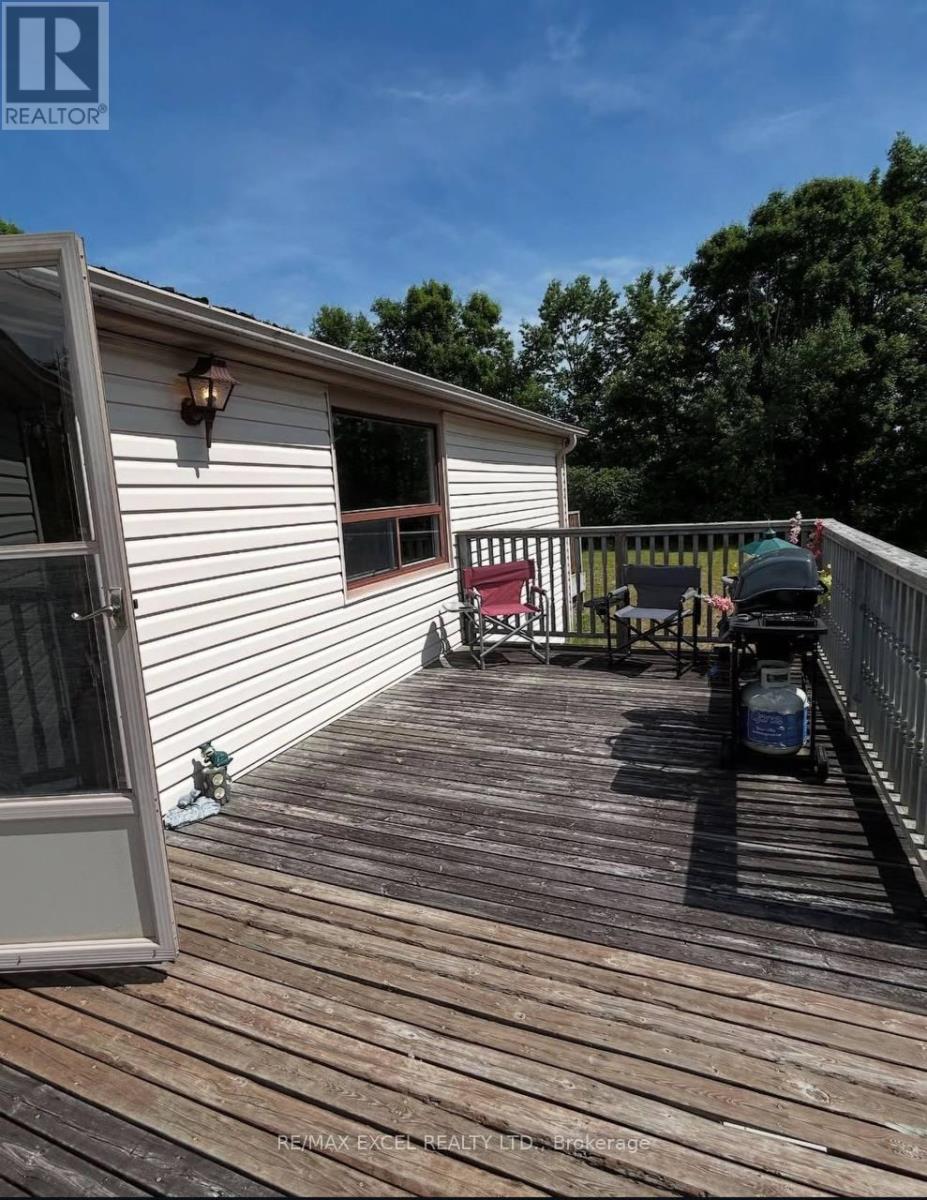 19 Lakeview Cottage Road, Kawartha Lakes, Ontario  K0M 2B0 - Photo 4 - X12486517