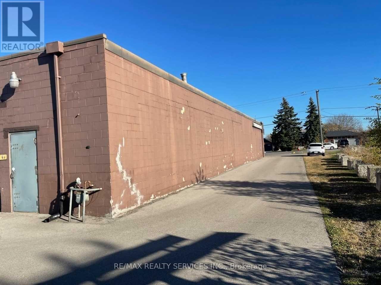 353 Millen Road, Hamilton, Ontario  L8E 2H3 - Photo 5 - X12486520