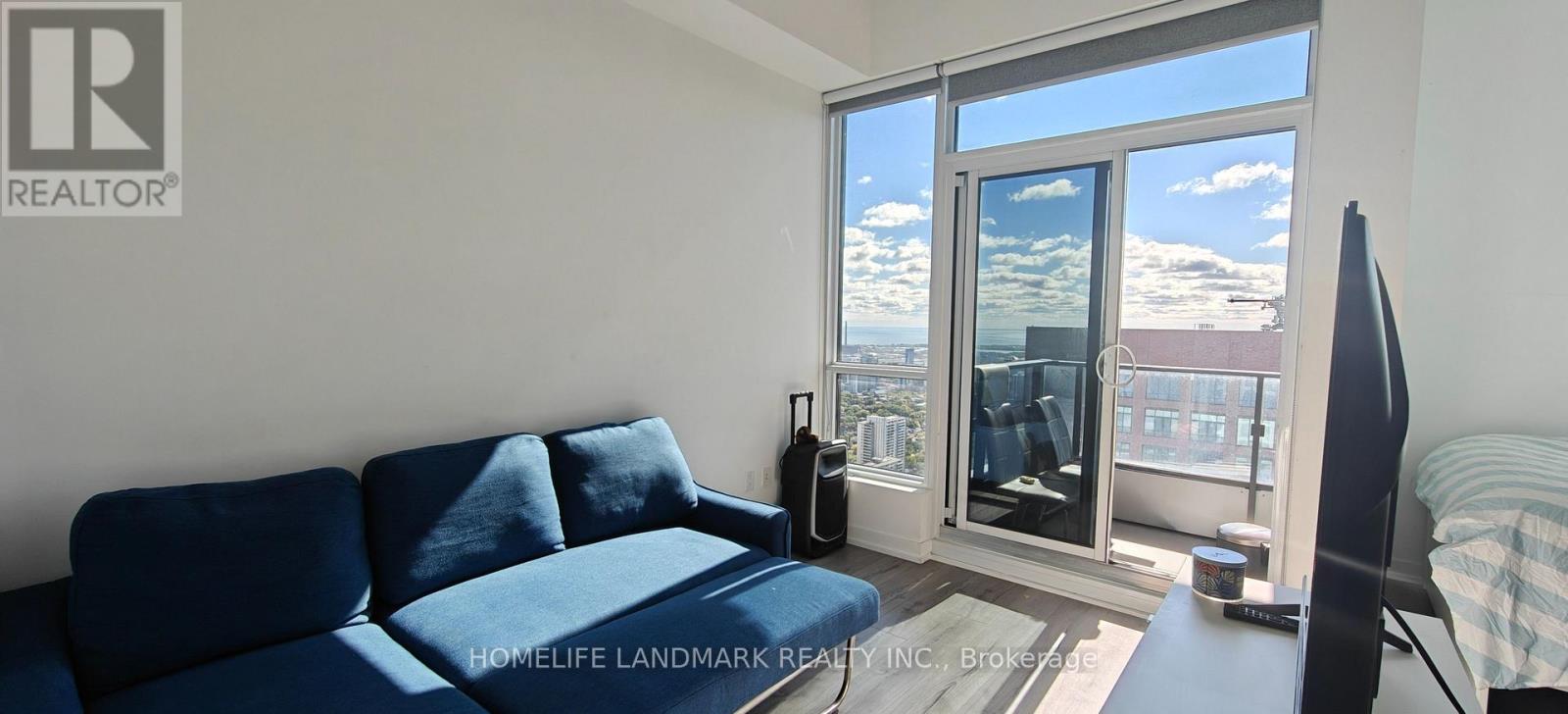 5401 - 395 Bloor Street S, Toronto, Ontario  M4W 0B4 - Photo 3 - C12486551