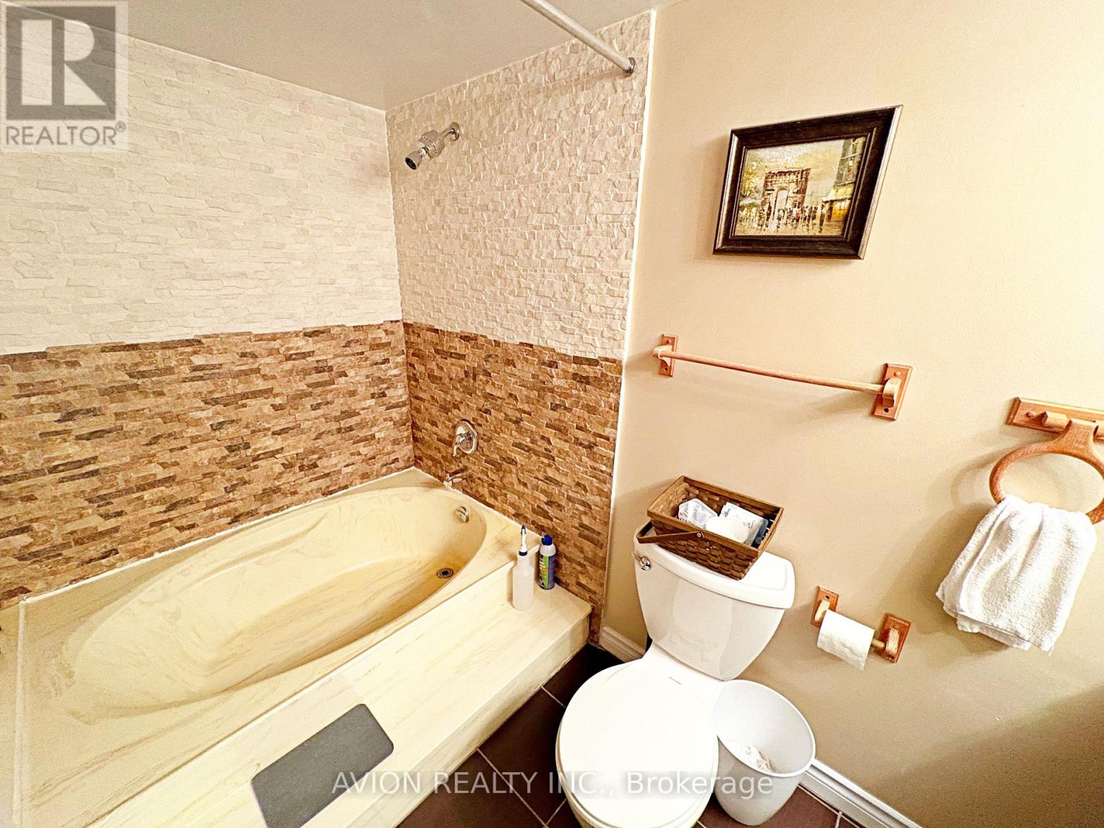 #1917 - 45 Carlton Street, Toronto, Ontario  M5B 2H9 - Photo 17 - C12486559