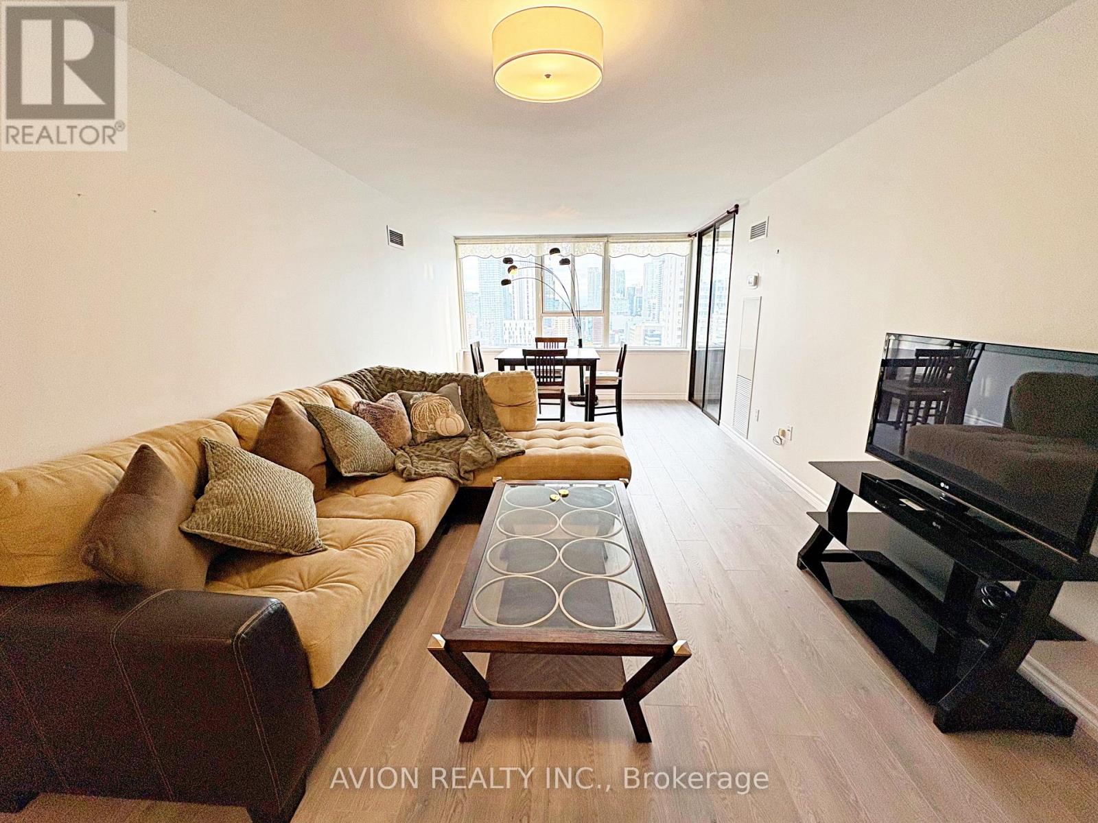 #1917 - 45 Carlton Street, Toronto, Ontario  M5B 2H9 - Photo 4 - C12486559