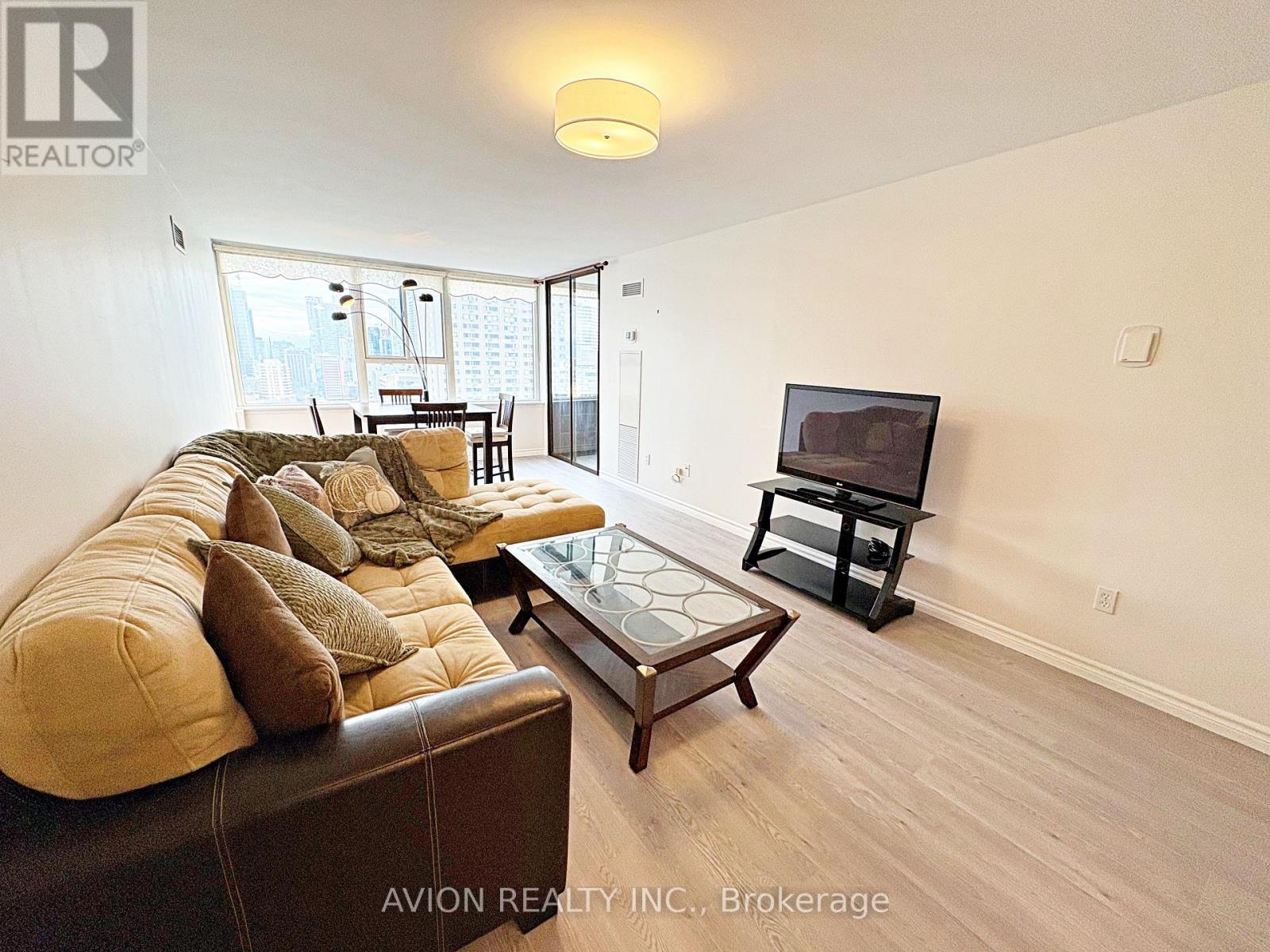 #1917 - 45 Carlton Street, Toronto, Ontario  M5B 2H9 - Photo 5 - C12486559