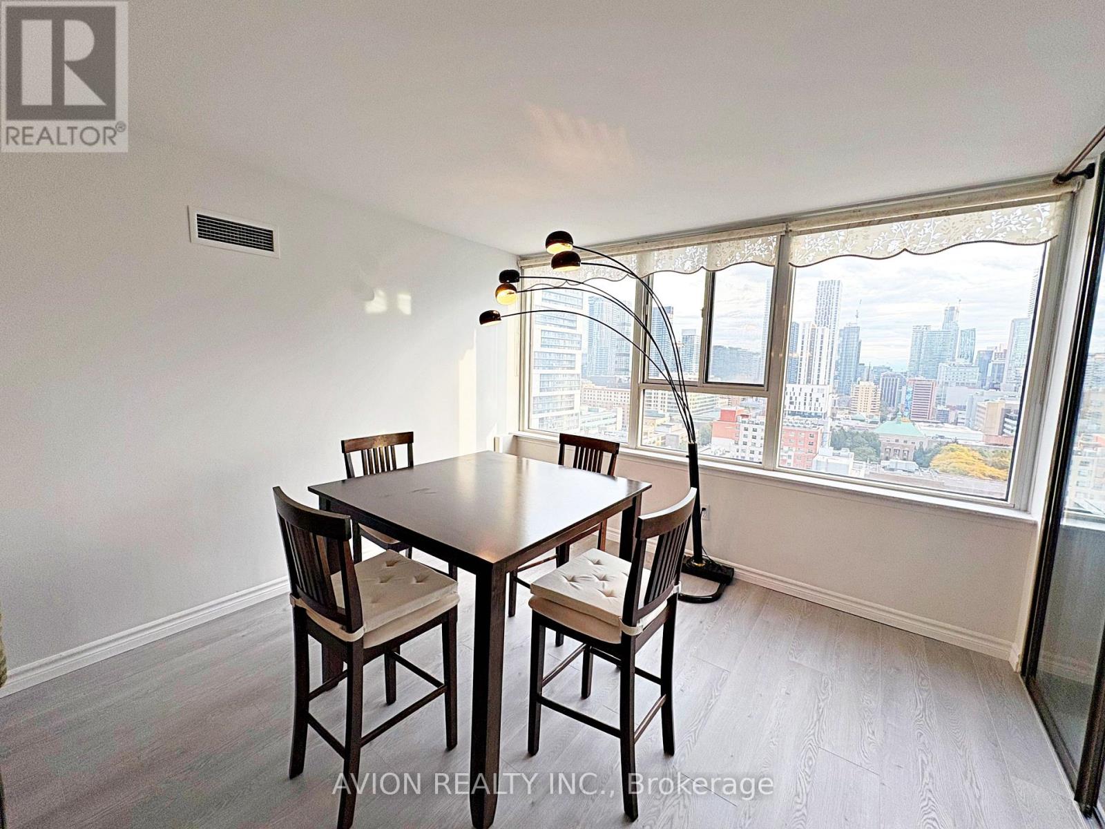 #1917 - 45 Carlton Street, Toronto, Ontario  M5B 2H9 - Photo 6 - C12486559