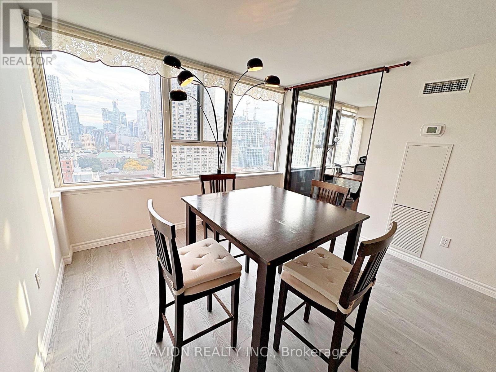 #1917 - 45 Carlton Street, Toronto, Ontario  M5B 2H9 - Photo 7 - C12486559