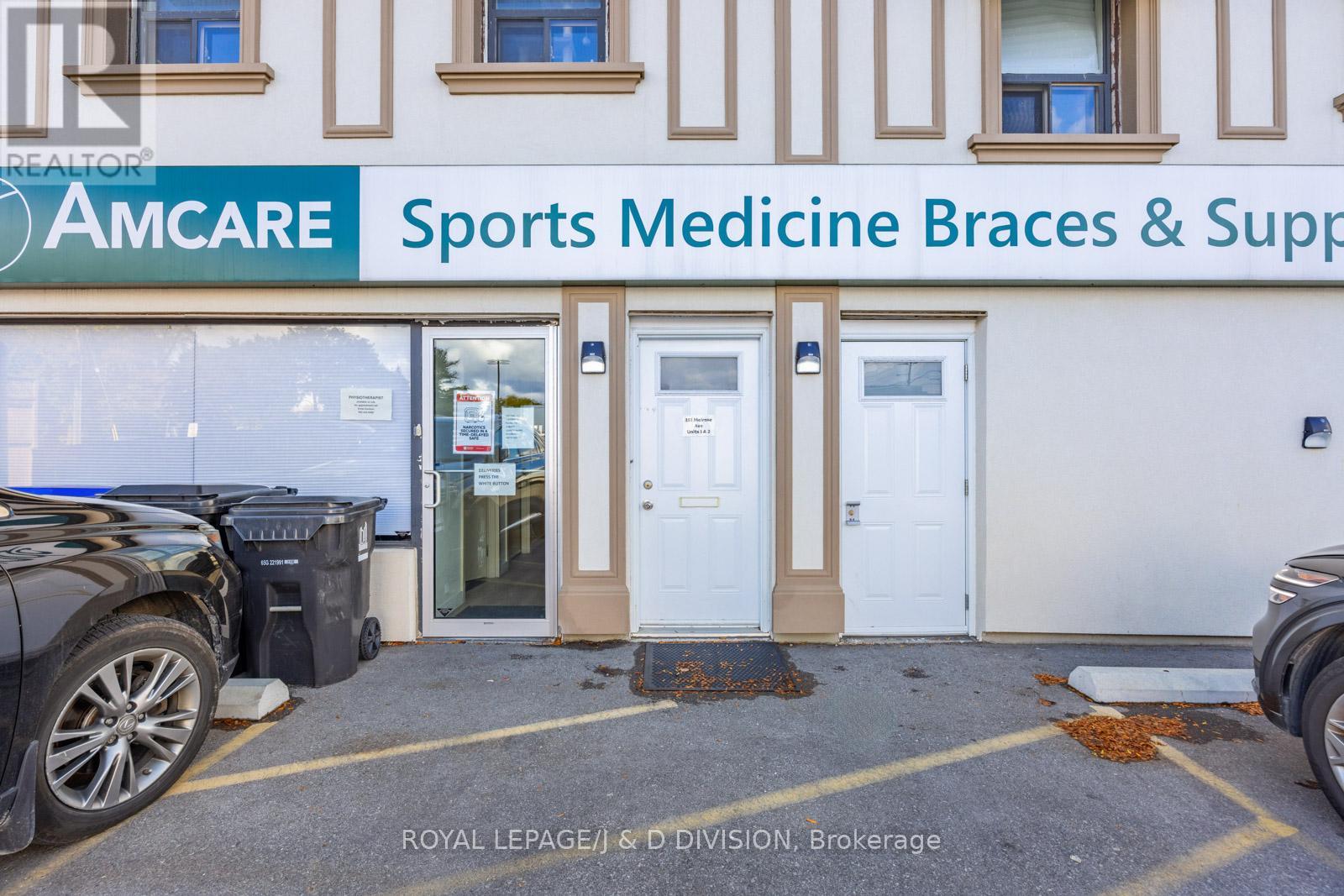 2 - 351 Melrose Avenue, Toronto, Ontario  M5M 3Y8 - Photo 3 - C12486570