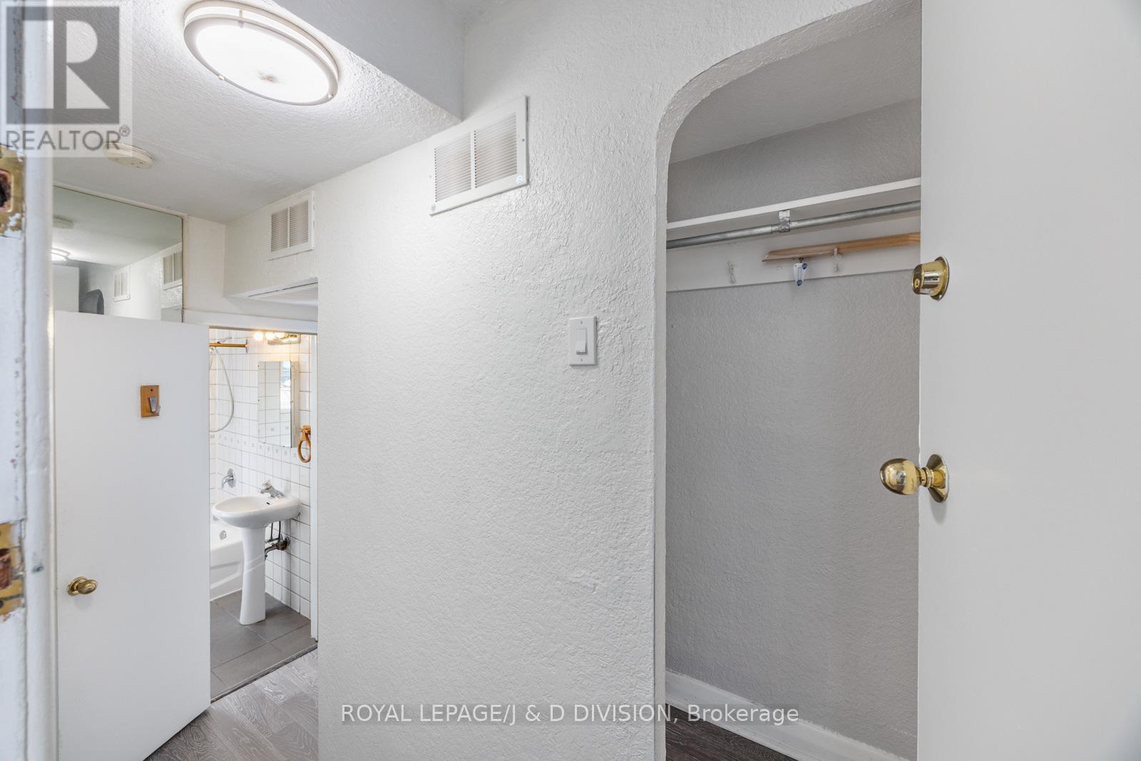 2 - 351 Melrose Avenue, Toronto, Ontario  M5M 3Y8 - Photo 5 - C12486570