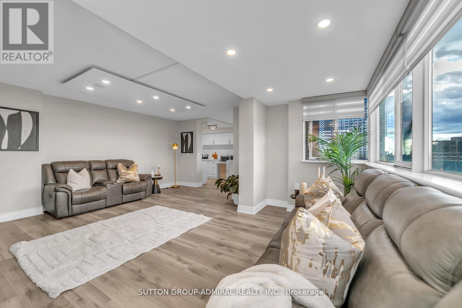 808 - 5 Old Sheppard Avenue, Toronto, Ontario  M2J 4K3 - Photo 2 - C12486572