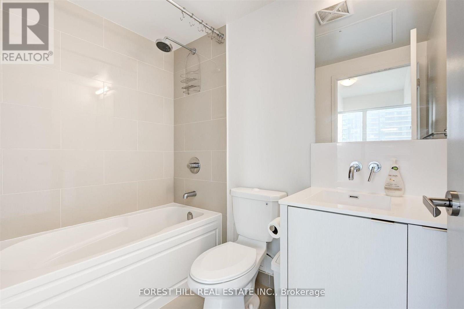 1004 - 88 Harbour Street, Toronto, Ontario  N5J 1B7 - Photo 10 - C12486573