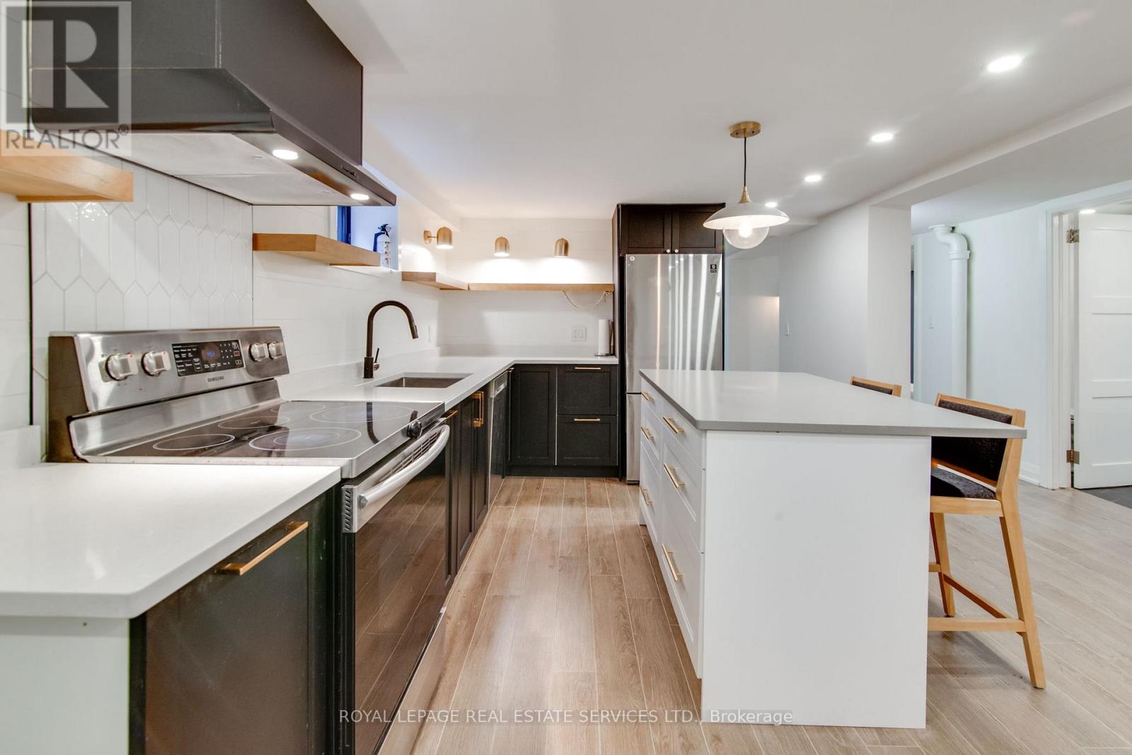 L - 70 Kilbarry Road, Toronto, Ontario  M5P 1K6 - Photo 4 - C12486585