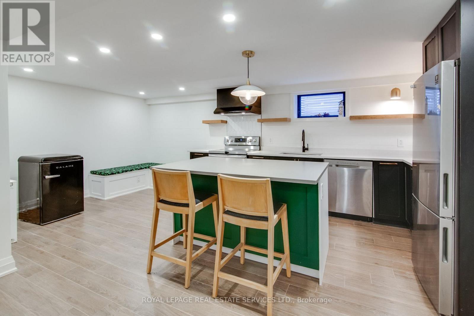 L - 70 Kilbarry Road, Toronto, Ontario  M5P 1K6 - Photo 5 - C12486585